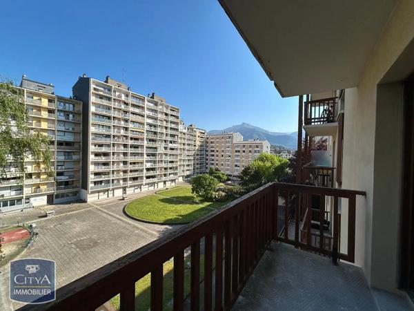 Appartement à louer 2 pièces 34m² Chambéry (73000)