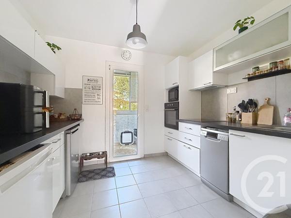 Appartement F3 à vendre  3 pièces - 71,87 m2 FREJUS - 83