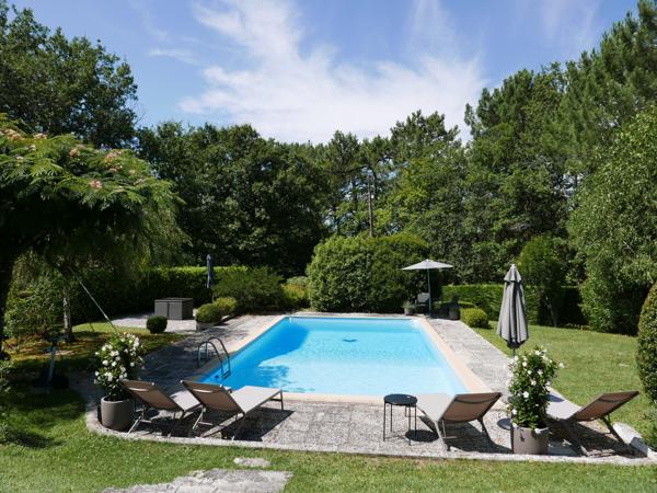 Saint-Astier (24110) Beaux volumes et belle situation!