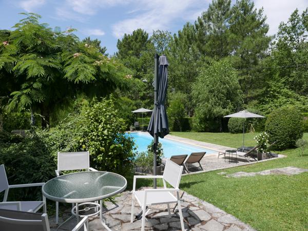 Saint-Astier (24110) Beaux volumes et belle situation!