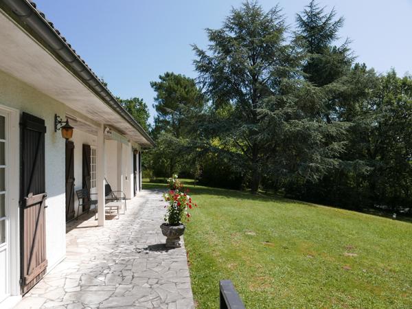 Saint-Astier (24110) Beaux volumes et belle situation!