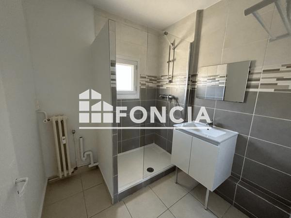 Location Appartement 3 pièces 55.78 m² - 12 ALLEE DU PARC Poitiers 86000