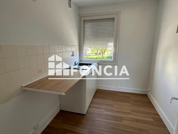Location Appartement 3 pièces 55.78 m² - 12 ALLEE DU PARC Poitiers 86000