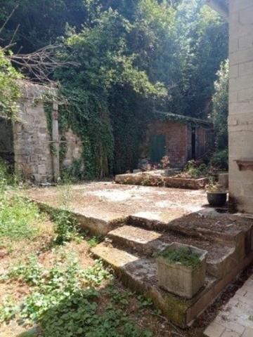 Gros potentiel pour cette jolie maison en pierre à rénover