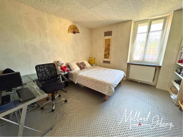 Immeuble à Le Creusot, 71200 - 95m²