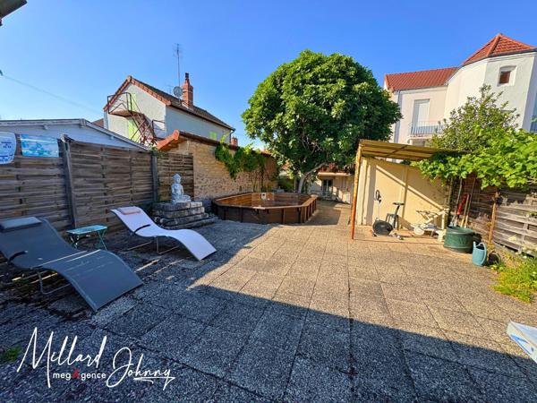 Immeuble à Le Creusot, 71200 - 95m²