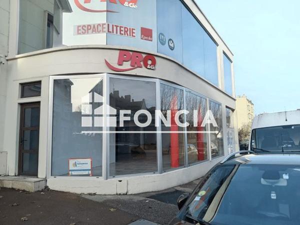 Location Local commercial 4 pièces 300.3 m² - 45 RUE DU GENERAL LECLERC Louviers 27400