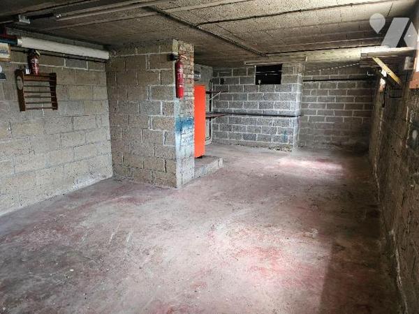 Exclusivité, centre de Cancale, au calme, maison sur sous-sol complet comprenant :  une entrée,...