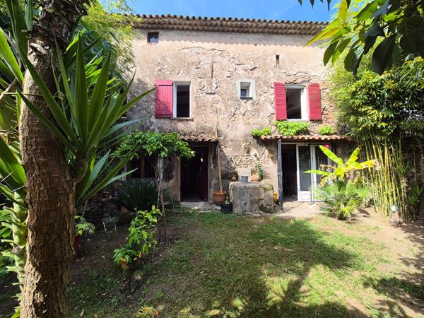 La Crau - Maison de ville en pierres avec jardin intime et grand garage