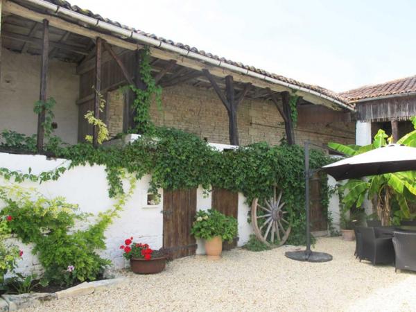 LONGERE DU 19EME DE 500M² SUR UN TERRAIN DE 2295M²