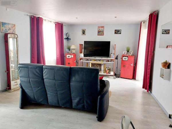 Maison de ville à vendre à Surgères en Charente-Maritime (17700), ref : 499