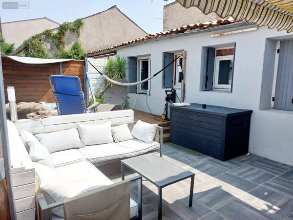 Maison de ville à vendre à Surgères en Charente-Maritime (17700), ref : 499