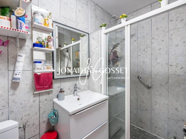 Verneuil-sur-Seine: Charmante maison 4pcs plain-pied de 82 m2 sur une parcelle de terrain de 110m2