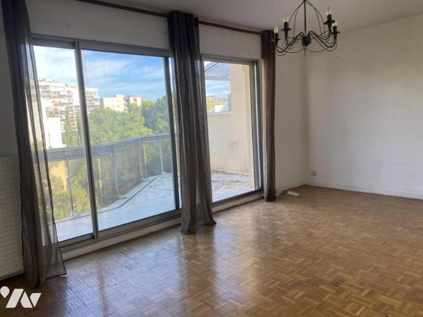 Grand  T2 avec terrasse, dernier étage avec ascenseur