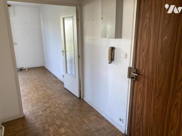 Grand  T2 avec terrasse, dernier étage avec ascenseur