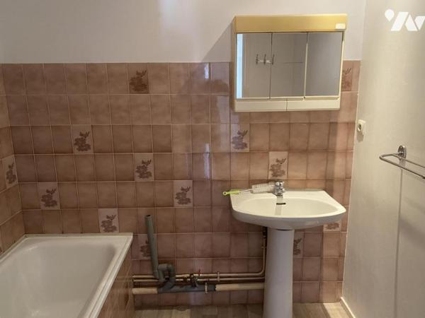 Grand  T2 avec terrasse, dernier étage avec ascenseur