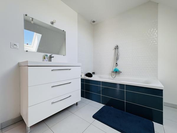 Locmaria-Grand-Champ (56390) Maison récente de 97m2 sur un terrain de 520m2 - Locmaria-Grand-Champ – À 10 min de Vannes