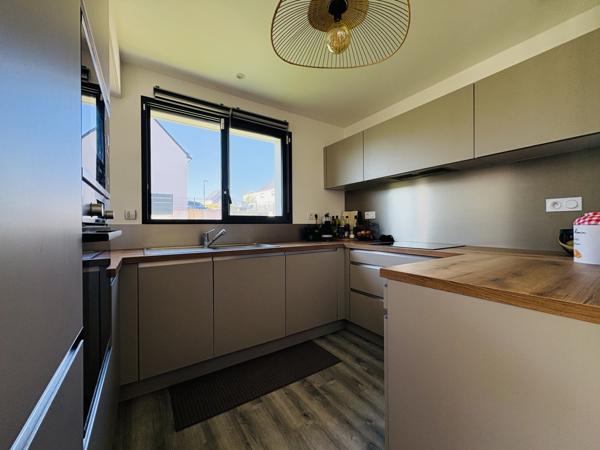 Locmaria-Grand-Champ (56390) Maison récente de 97m2 sur un terrain de 520m2 - Locmaria-Grand-Champ – À 10 min de Vannes