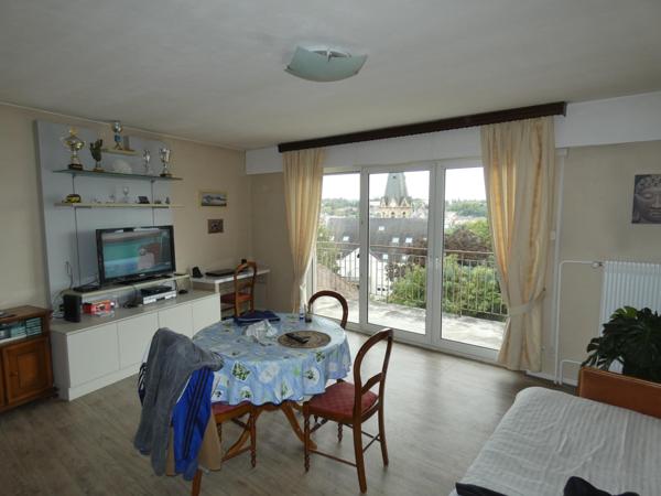 Appartement T1 45 m2 loué.