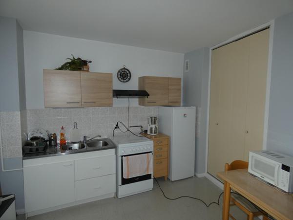 Appartement T1 45 m2 loué.
