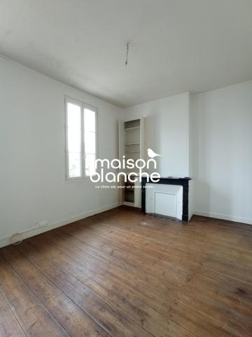 MAISON DE VILLE