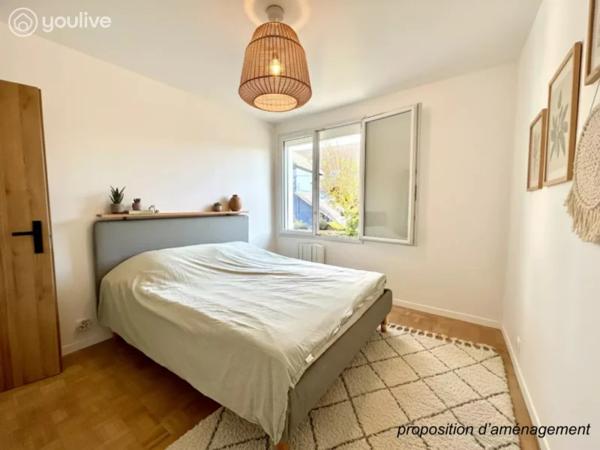 Maison rénovée + garage en plein bourg : aucun travaux, tout à pied