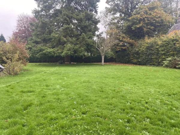 Terrain constructible 520 m² — Néville centre — 46 500 € HAI