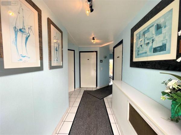 Local professionnel à louer à Scaër dans le Finistère (29390), ref : 11286/791   
Centre ville