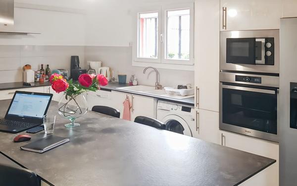 Maison à vendre    5 pièces • 200 m2 Saint-Cannat