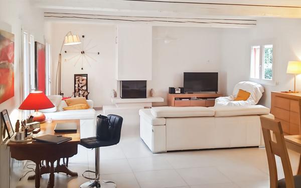 Maison à vendre    5 pièces • 200 m2 Saint-Cannat