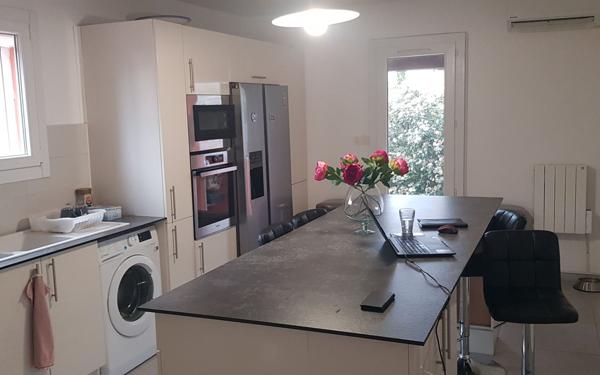 Maison à vendre    5 pièces • 200 m2 Saint-Cannat