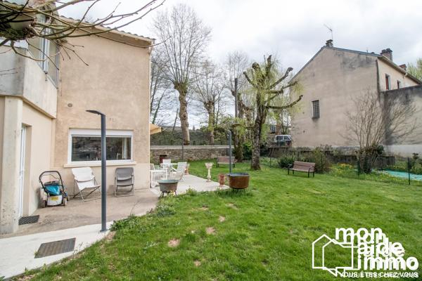 Vaste maison rénovée sur jardin