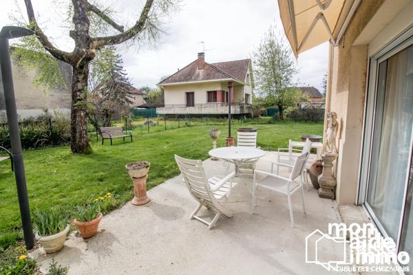 Vaste maison rénovée sur jardin