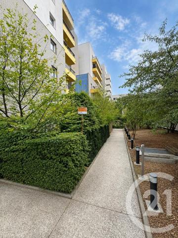 Appartement F3 à vendre  3 pièces - 55 m 2   LA PLAINE ST DENIS  - 93