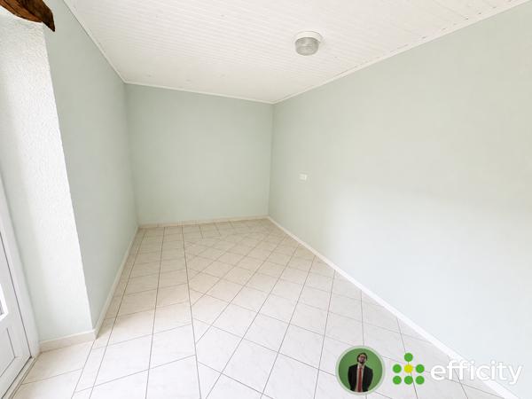 Immeuble
         10 pièces
        - 532 m² Exclusivité 321 000 € *