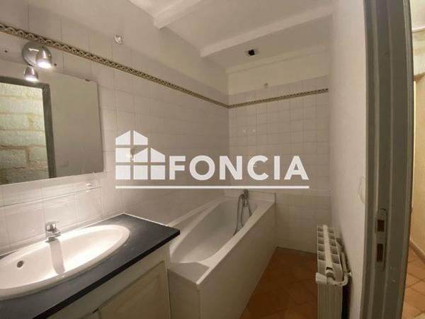 Location Appartement 3 pièces 70.11 m² - 2 RUE DU 4 SEPTEMBRE Uzes 30700