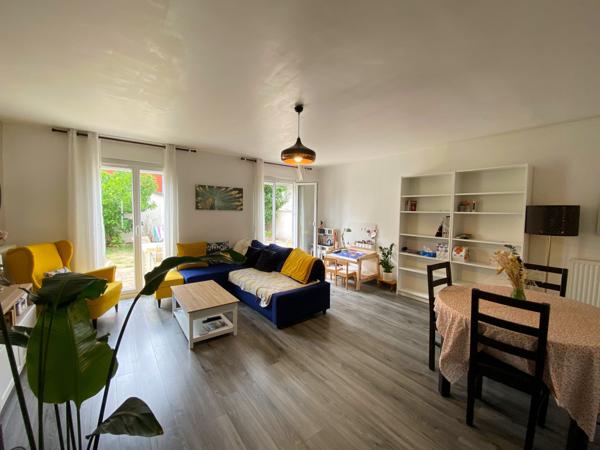 Maison
         5 pièces
        - 106 m² 365 000 € *