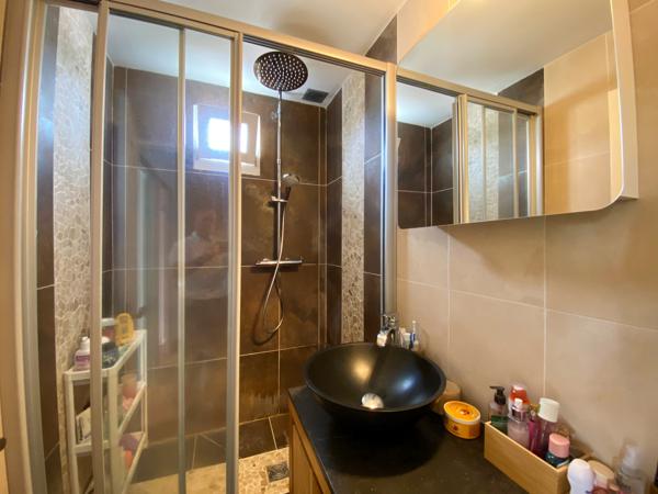 Maison
         5 pièces
        - 106 m² 365 000 € *