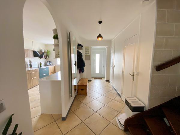 Maison
         5 pièces
        - 106 m² 365 000 € *