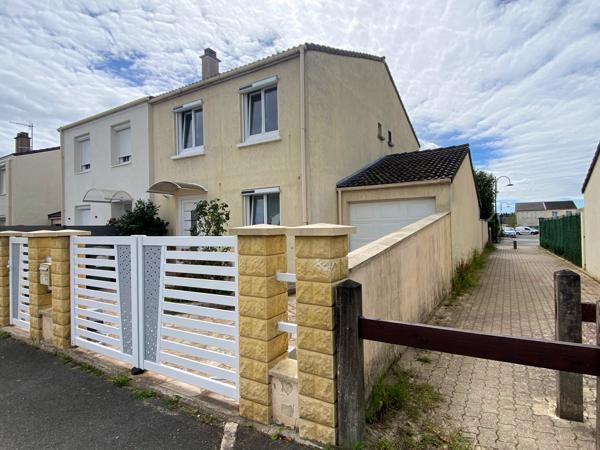 Maison
         5 pièces
        - 106 m² 365 000 € *