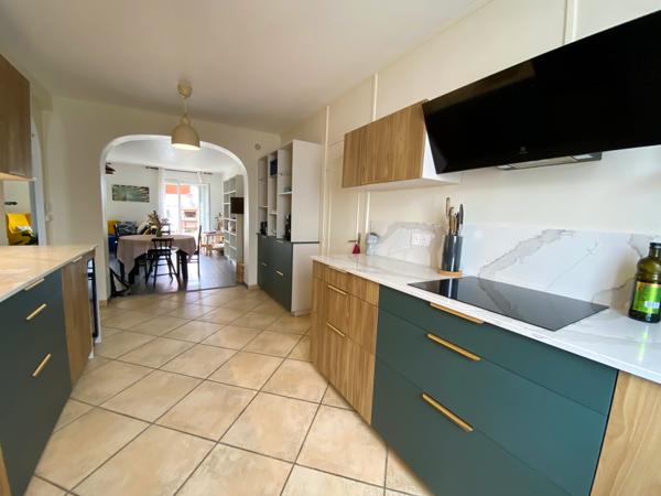 Maison
         5 pièces
        - 106 m² 365 000 € *