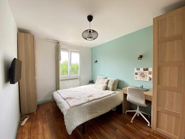 Maison
         5 pièces
        - 106 m² 365 000 € *
