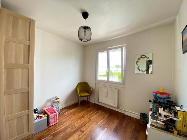 Maison
         5 pièces
        - 106 m² 365 000 € *