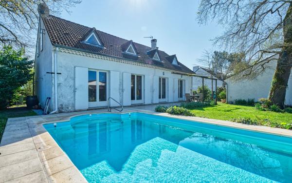 Maison à vendre    5 pièces • 191,92 m2 Pessac