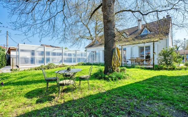 Maison à vendre    5 pièces • 191,92 m2 Pessac