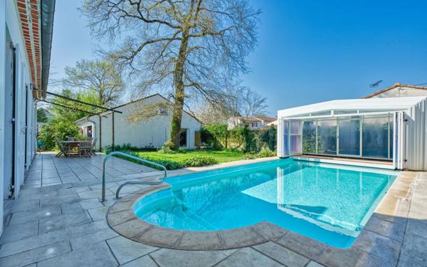 Maison à vendre    5 pièces • 191,92 m2 Pessac