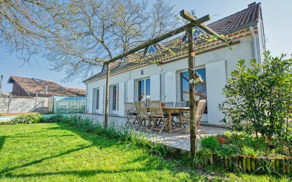 Maison à vendre    5 pièces • 191,92 m2 Pessac