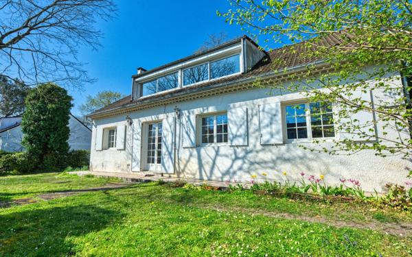 Maison à vendre    5 pièces • 191,92 m2 Pessac