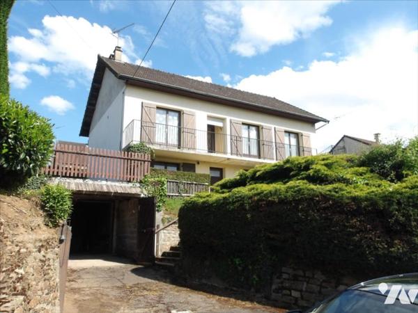 PAVILLON SUR SOUS-SOL SUR TERRAIN 665 M²