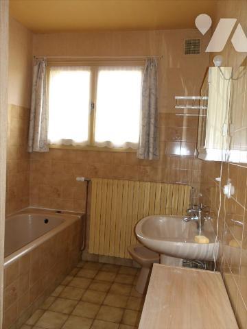 PAVILLON SUR SOUS-SOL SUR TERRAIN 665 M²